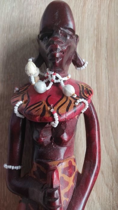 Estatuetas africanas [decoração]