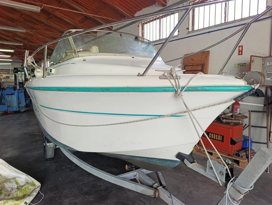 Ocqueteau 485 Semi-Cabinado