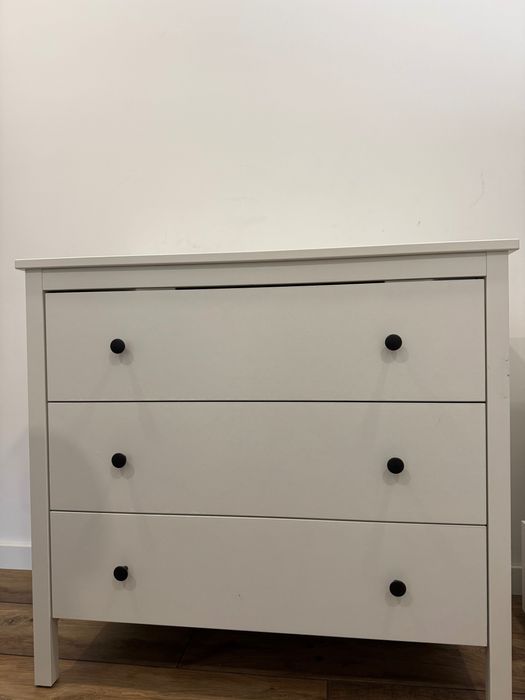 Cómoda IKEA Koppang