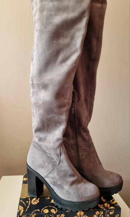 Ocieplane kozaki damskie za kolano.