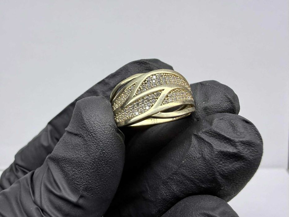 Złoty pierścionek próba: 585/14K, waga: 3,06g rozmiar: 19,5