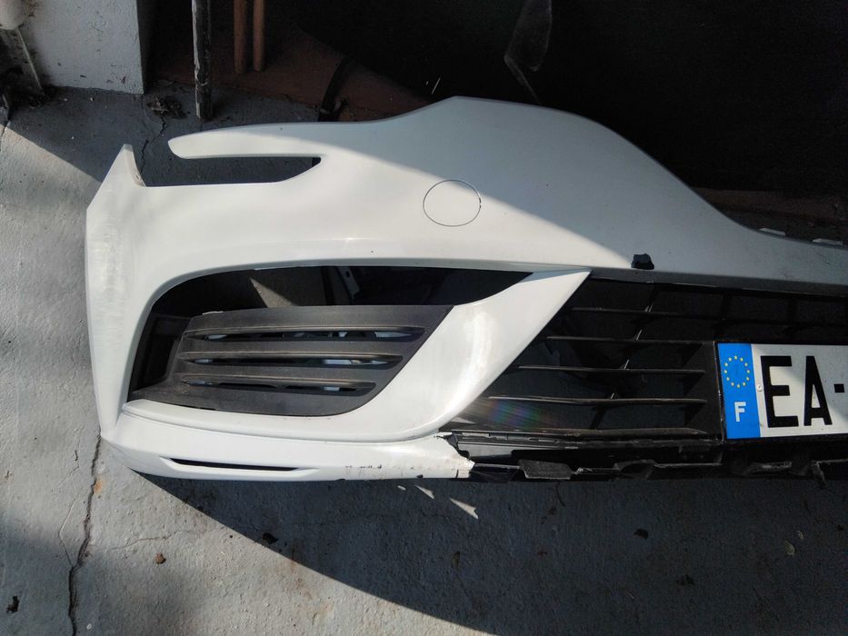 megane IV zderzak przedni uszkodzony