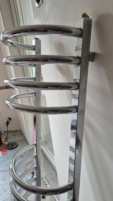 Grzejnik, kaloryfer łazienkowy drabinkowy srebrny chrom 127 cm