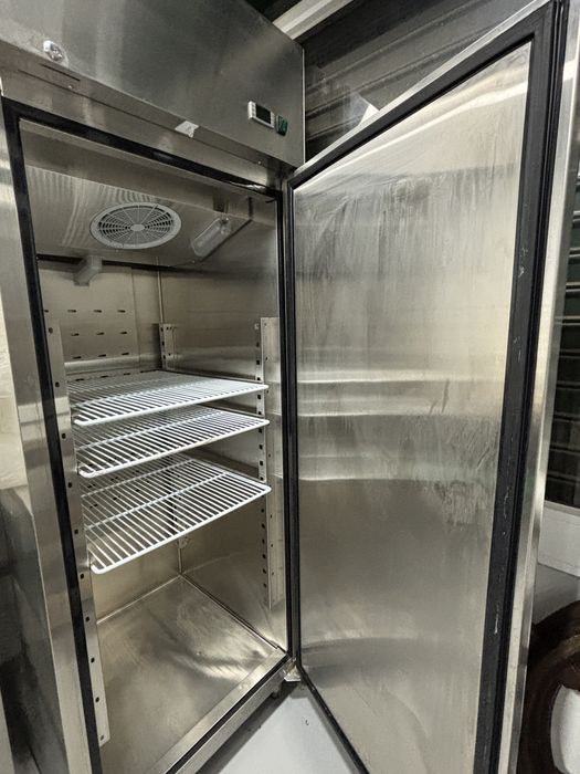 Frigorífico Industrial Makro Professional GRE2700 INOX – Excelente Estado