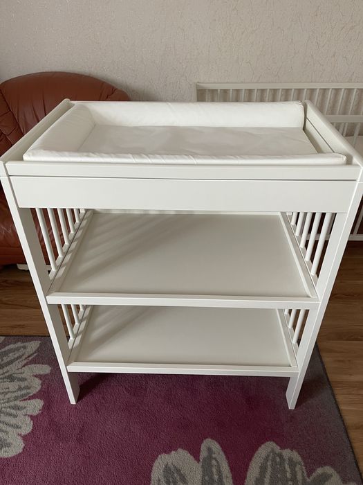 Дидяче ліжечко і пеленальний столик Ikea