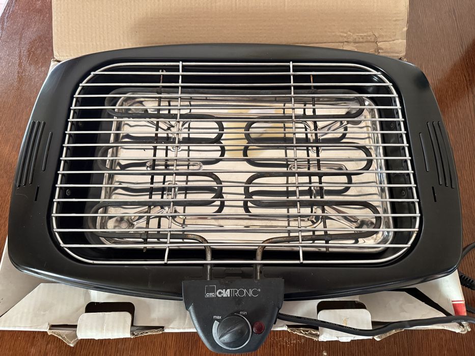 Grill elektryczny domowy CLATRONIC BQ 2673