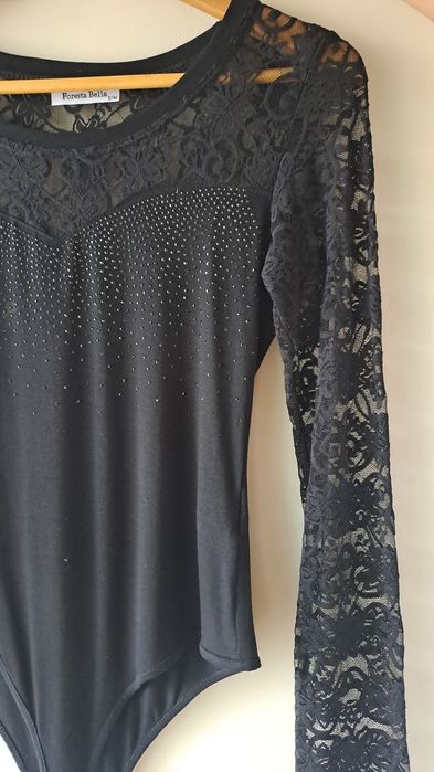 Body preto com renda