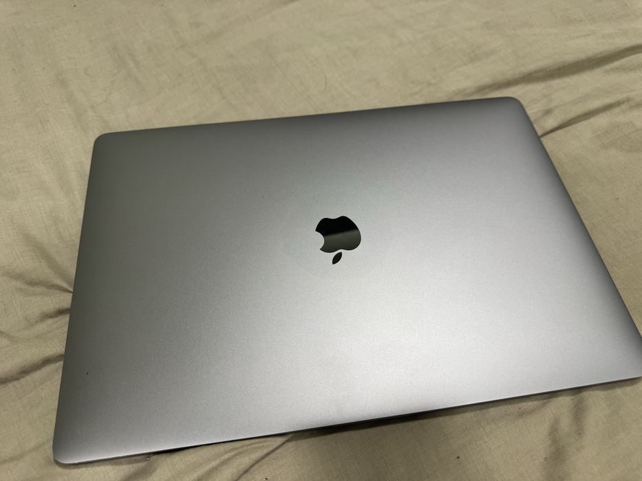Macbook pro 16 2019-2020 i9/64/5600m 8gb