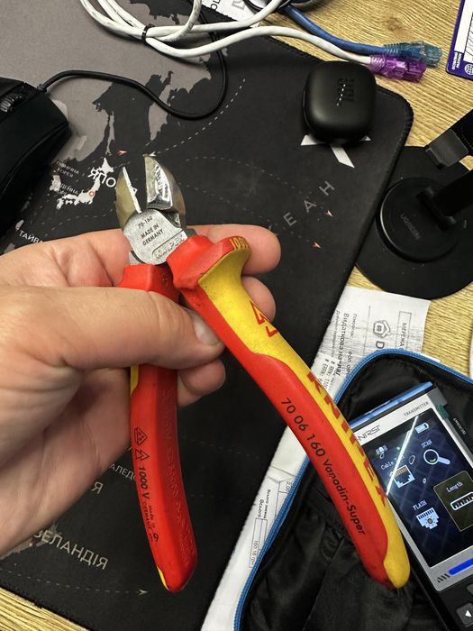 Кусачки боковые KNIPEX 70 06 160