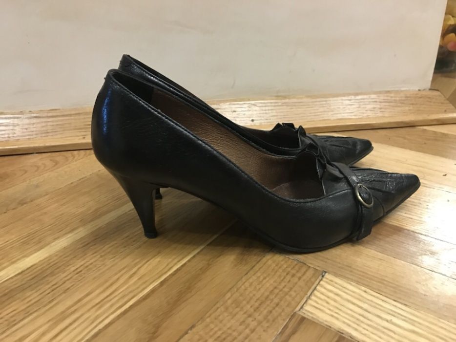 Чёрные кожаные туфельки 36 размер