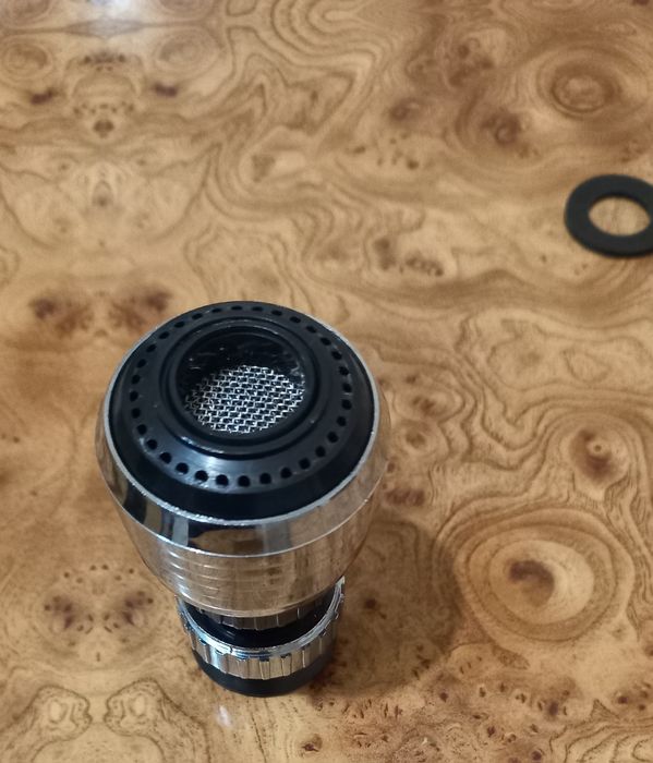 Кухонний змішувач аератор води