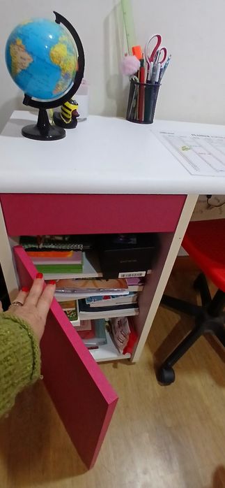 Secretaria branca e cor de rosa quarto menina
