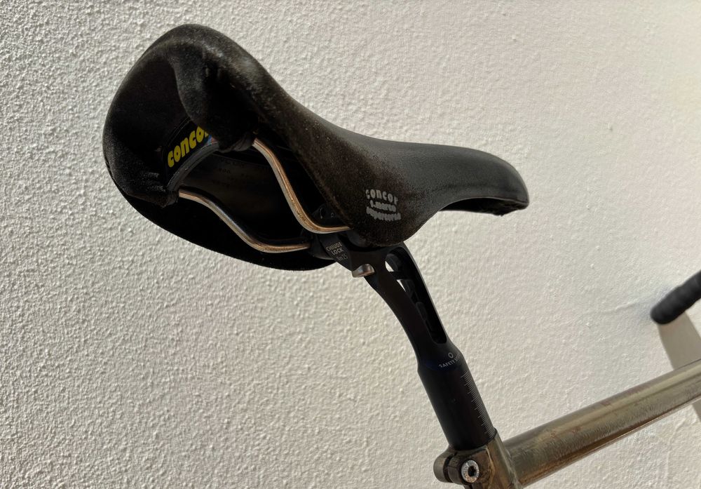 Custom Fixie DOSNOVENTA Barcelona + Wallmount