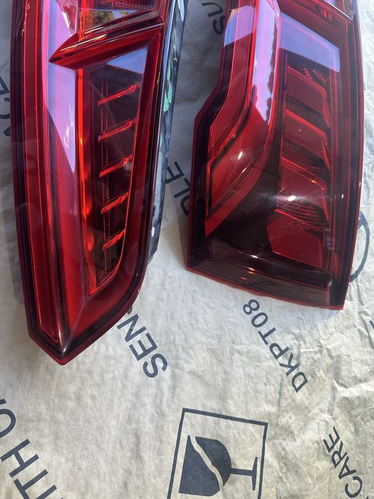 Стопы, фонари комплект Audi Q5 80a Європа matrix 80A945094 80A945094