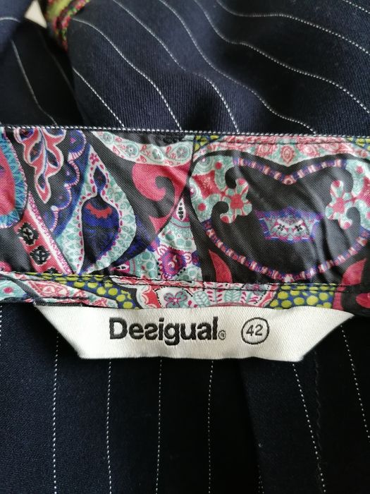 Piękna elegancka spódnica Desigual
