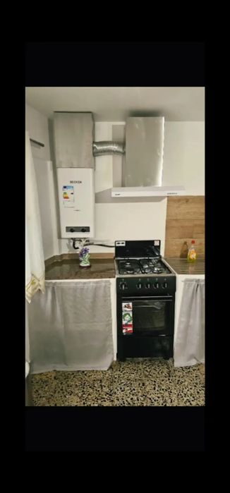 Apartamento T2 com pequeno pátio para arrendar