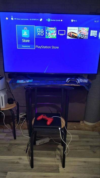 Sprzedam PlayStation 4
