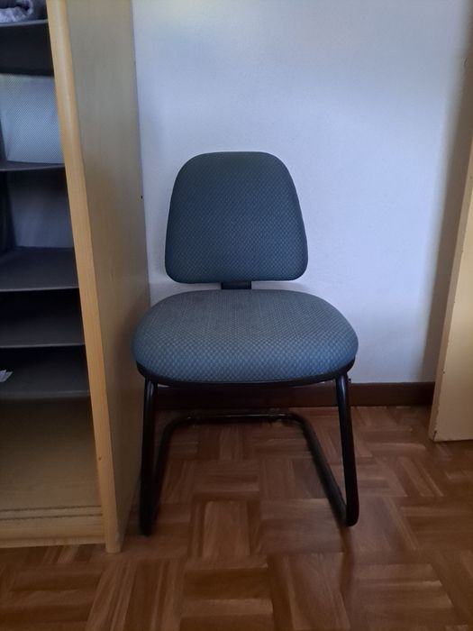 Vendo cadeiras de escritório em excelente estado