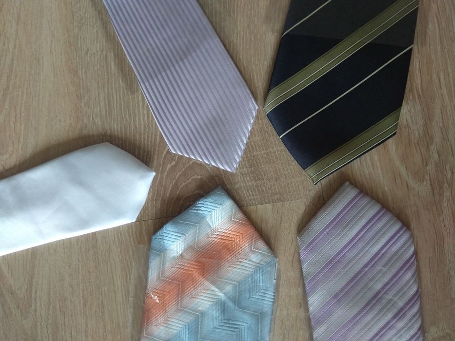 NOWE Krawaty Pięć Sztuk