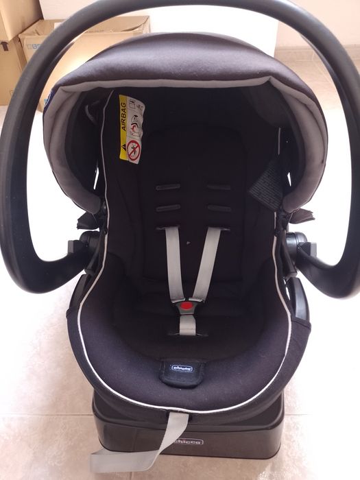 Cadeira auto da Chicco e alcofa de brinde!