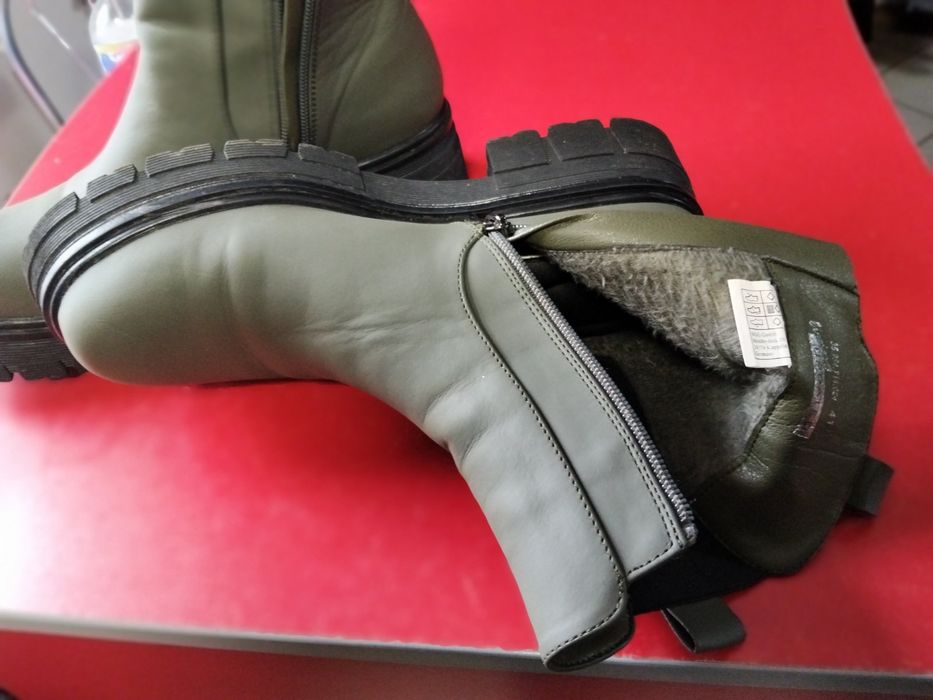 Ботінки демісезон 41 р б/у,в ідеальному стані