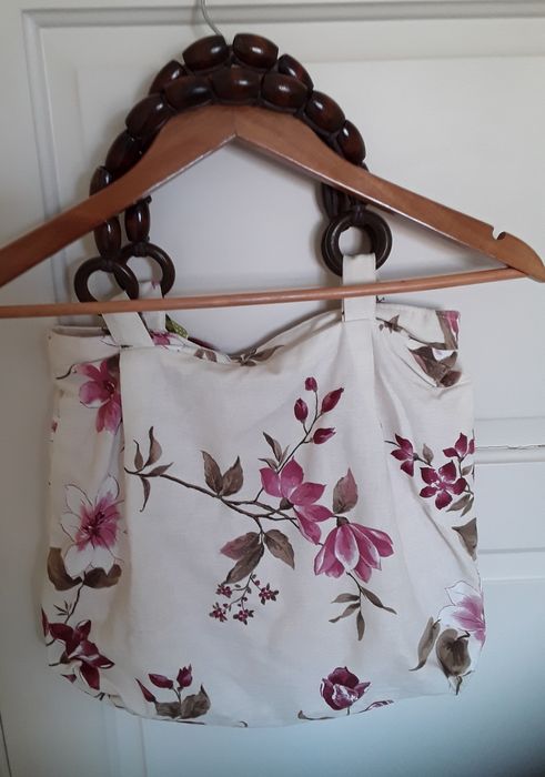 Bolsa/Mala de mão em tecido, Cris Romano, nova!