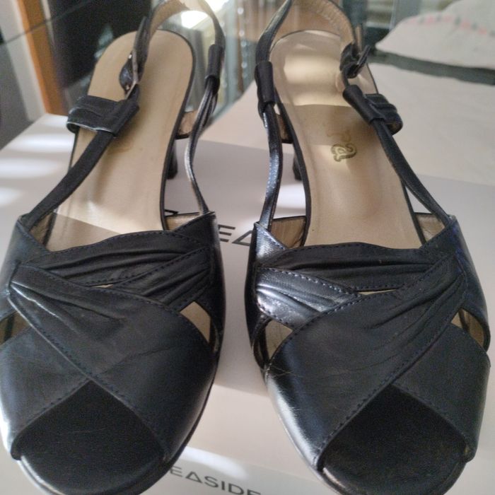 Sandálias pretas 36