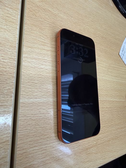 Vendo o meu telefone se queiseres liga pra nos fechar o bisno
