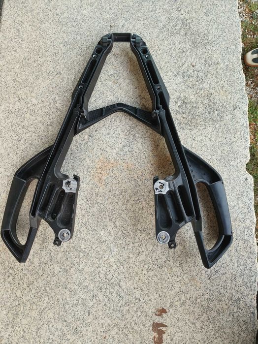 Suporte original para top case Honda VFR1200F