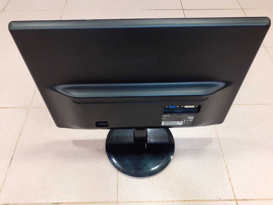 Монитор Philips 190V3