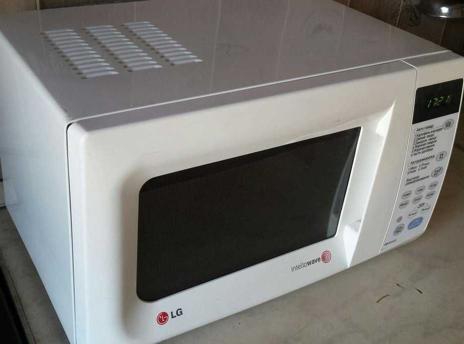 Мікрохвильовка LG MB4042G