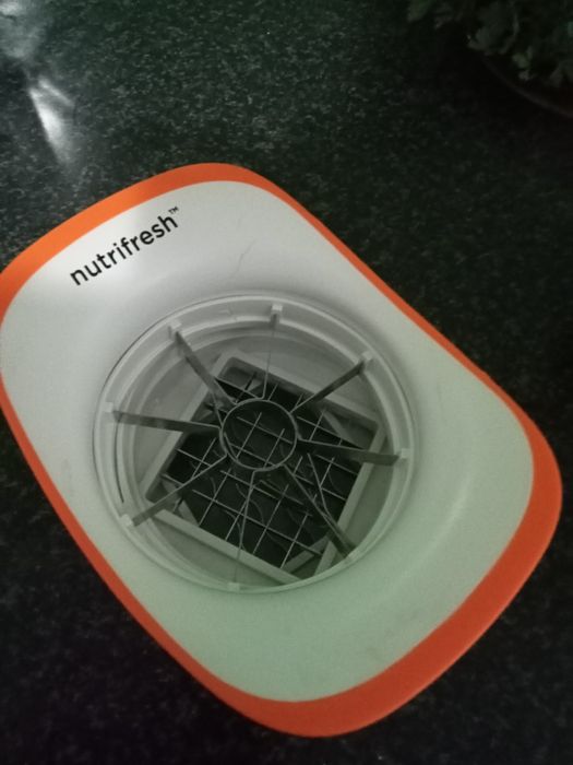 Vendo máquina de moer carne ,e conjunto de peças para cortar vários le