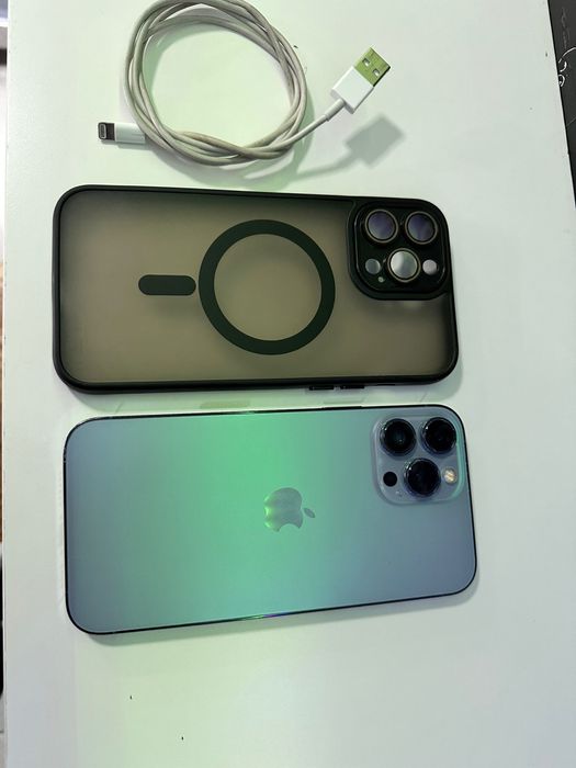 iPhone 13 Pro Max azul marinho