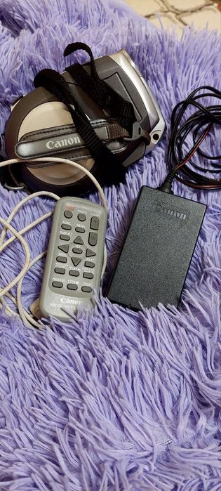 Відеокамера Canon DC230