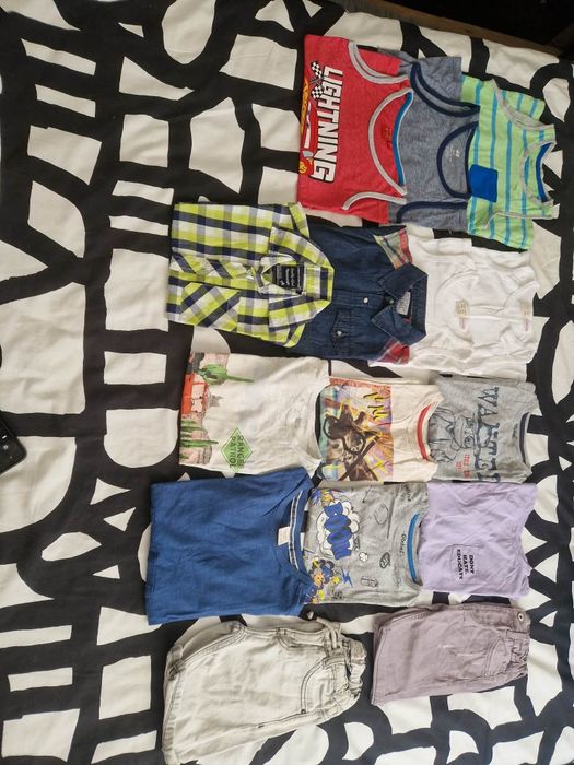 T-shirt e calcoes 5/6 anos