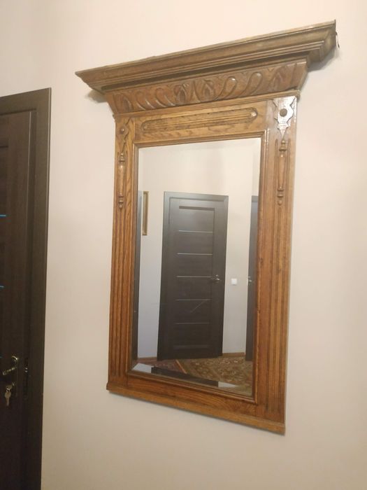 Антикварная мебель, комод, стол, лавка, стулья, зеркало