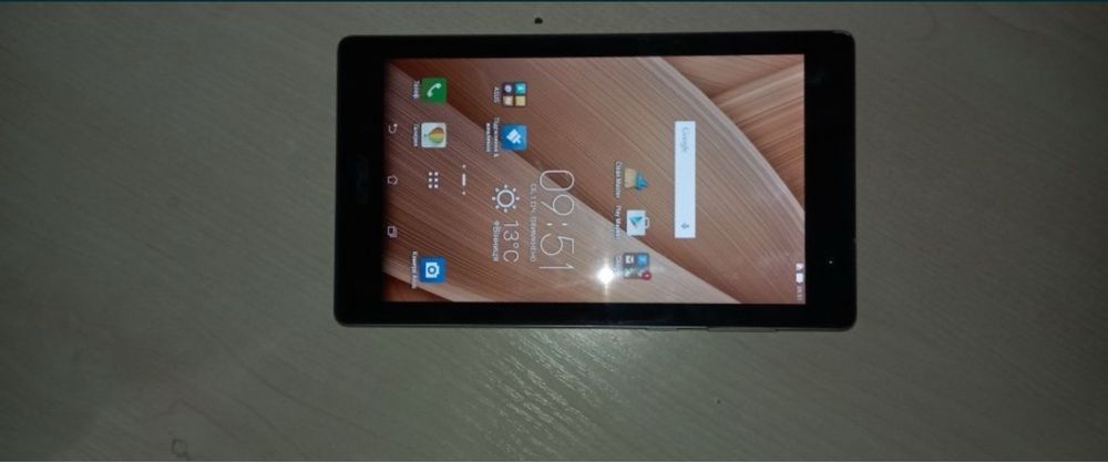 Планшет ASUS ZenPad P01Y.