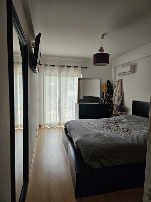 Apartamento T3 em condomínio fechado com piscina e garagem