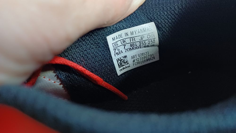 Buty sportowe młodzierzowe