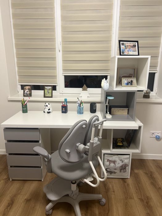 Стіл пимьмовий в ідеальному стані