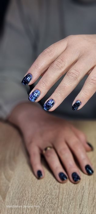 Mobilna stylizacja paznokci żelowych i hybrydowych