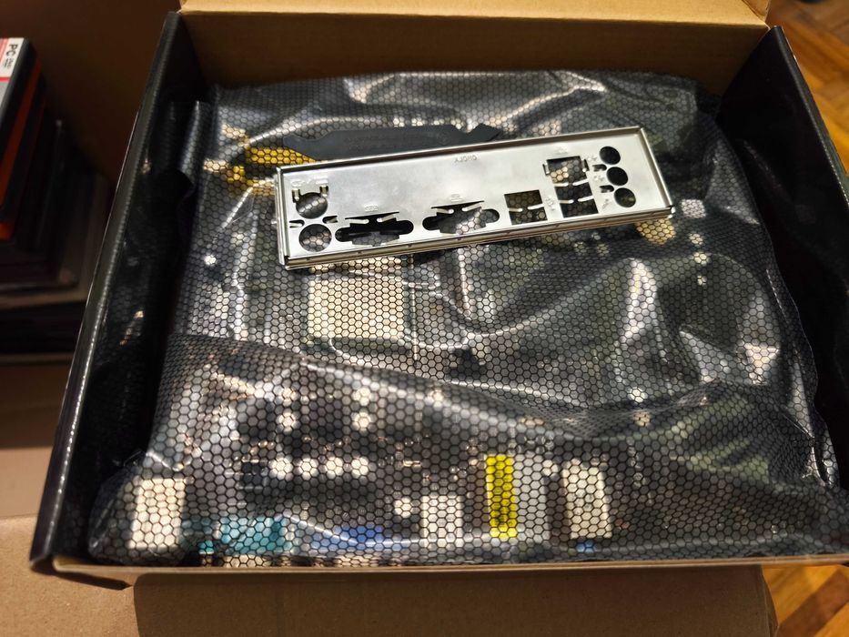 CPU AMD Phenom X3 8650440364660477798402