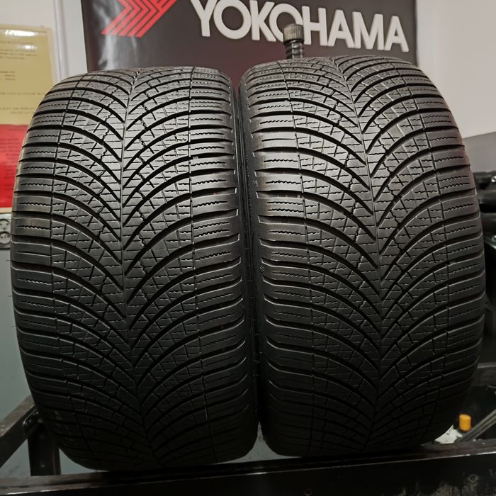 255/35/19 XL Sprzedam parę opon całorocznych Goodyear