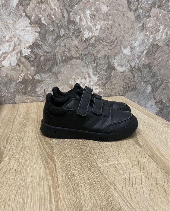 Adidas 33-34 кросівки кроси кроссовки