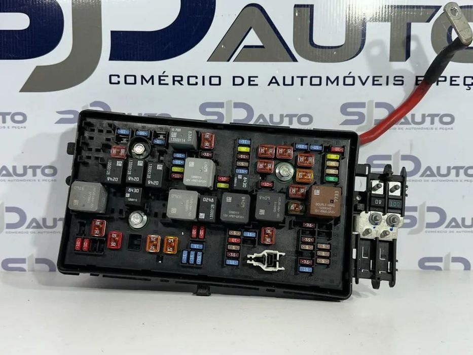 Caixa Fusíveis / Relés - Opel Insignia A