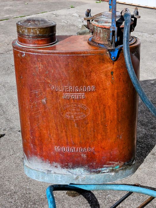 2 Pulverizadores em cobre antigo