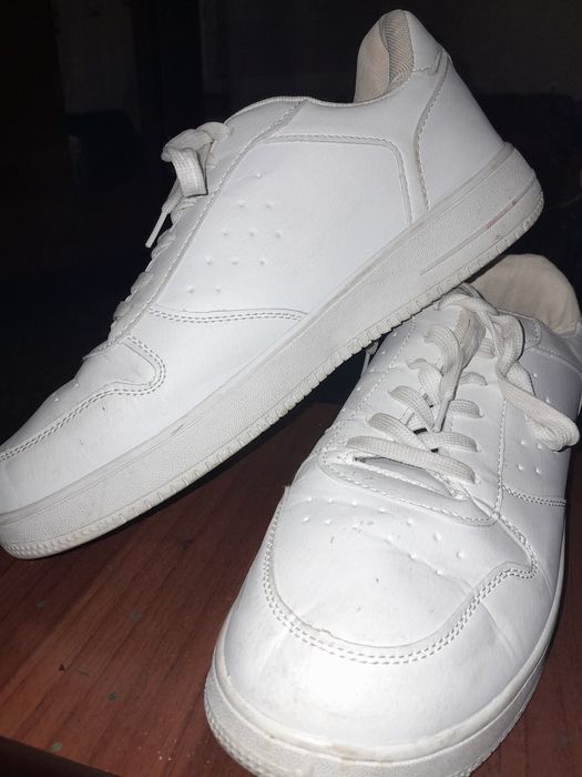 Кросовки 43р білі