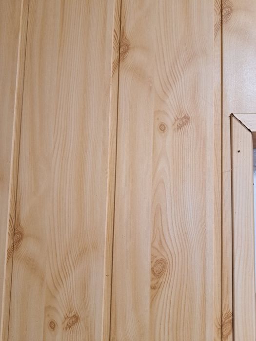 Panele ścienne i drzwi z rozbiórki