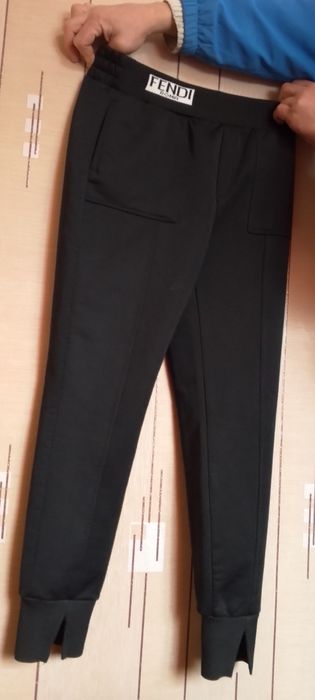 Продам штаны Fendi