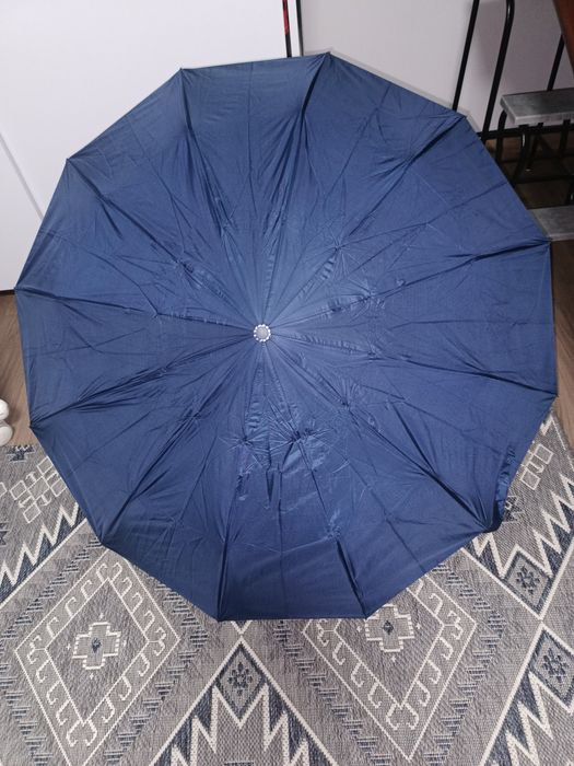 Продам нову велику  парасольку (105 см)